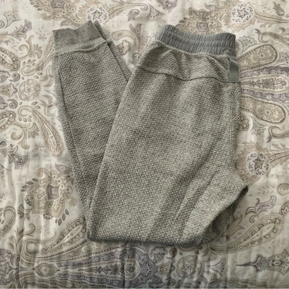 Lululemon at ease grey joggers size small